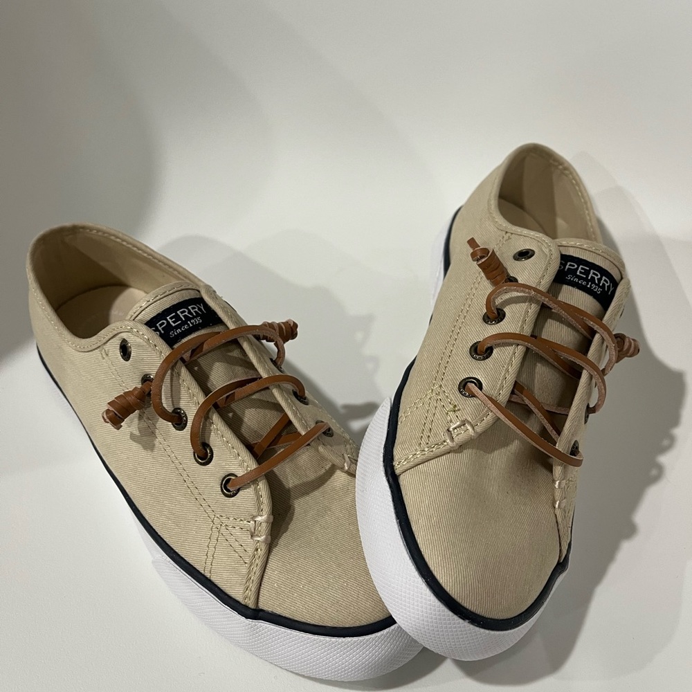 New Sperry Sneakers 8.5